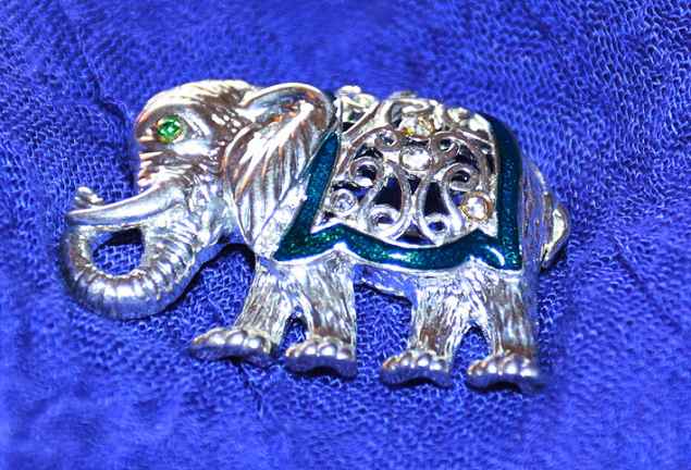 Brosche mit Elefantenmotiv:"Elefant India"